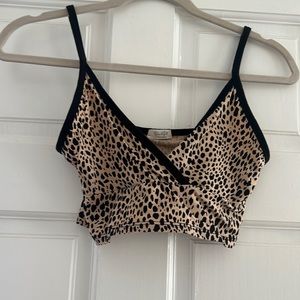 Brandy Melville super cropped top (one size) fits like a xs.